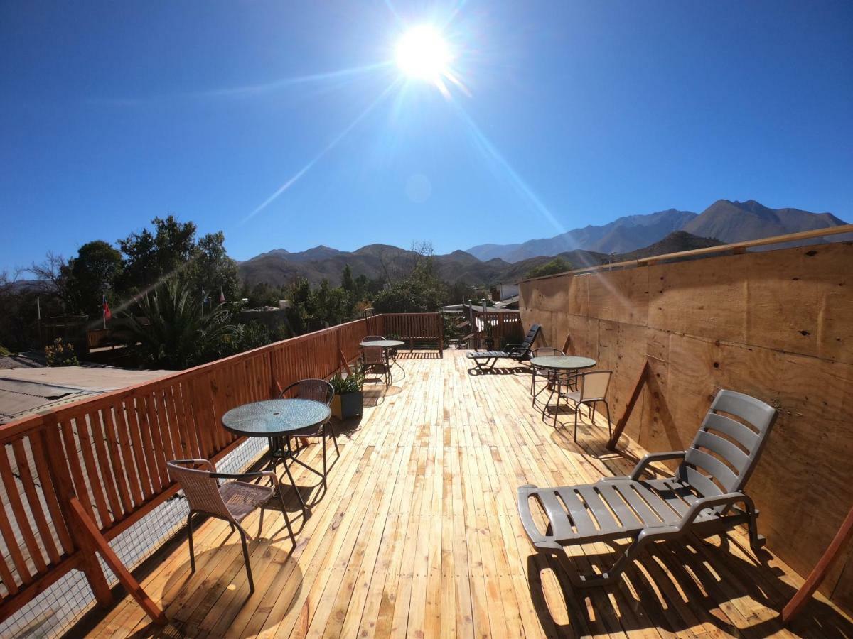 Vicuña Hostal Michel מראה חיצוני תמונה