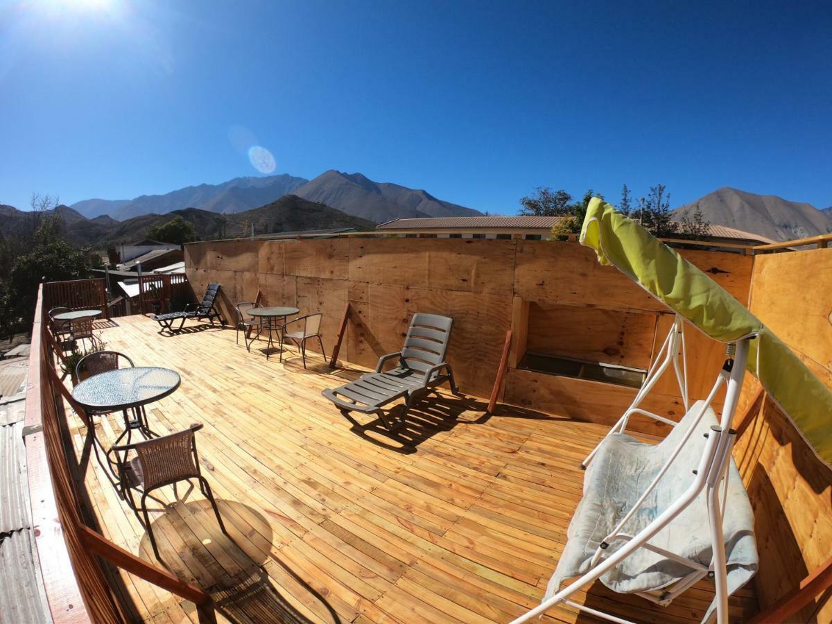 Vicuña Hostal Michel מראה חיצוני תמונה